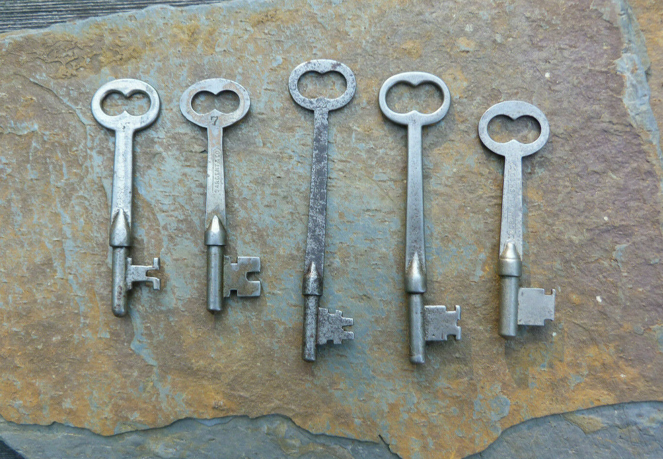 Five  Antique Mortise Lock Sleleton Keys  5  Antique & Vintage Door Keys